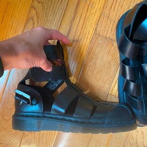 Dr. Martens air walker Gladiators